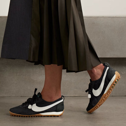 Jacquemus - Moon (Women's)